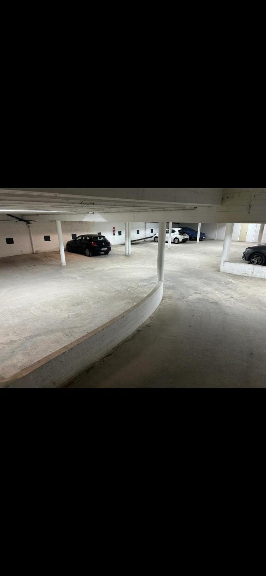 Appartement Spacieux Avec Terrasse Et Garage Prive ブリュッセル エクステリア 写真